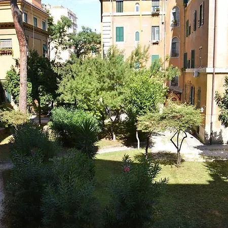 Alojamento de Acomodação e Pequeno-almoço Nel Cortile Segreto Roma