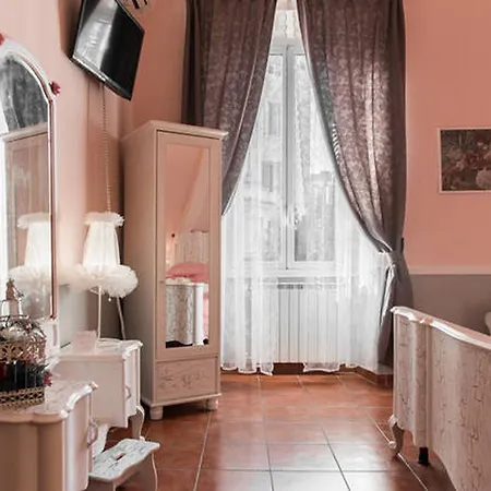 Nel Cortile Segreto *